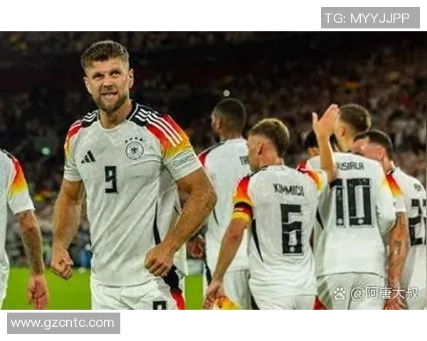 穆西亚拉崛起之路：从青训天才到足球场上的闪耀明星