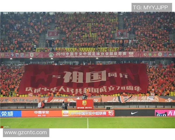 重庆当代迎战上海绿地足球盛宴谁能在这场较量中脱颖而出