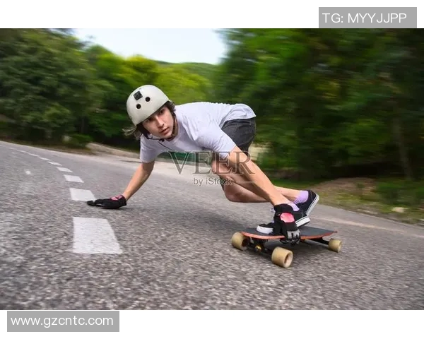 滑板梦想在城市间飞扬：上海滑板队的拼搏与成长之路